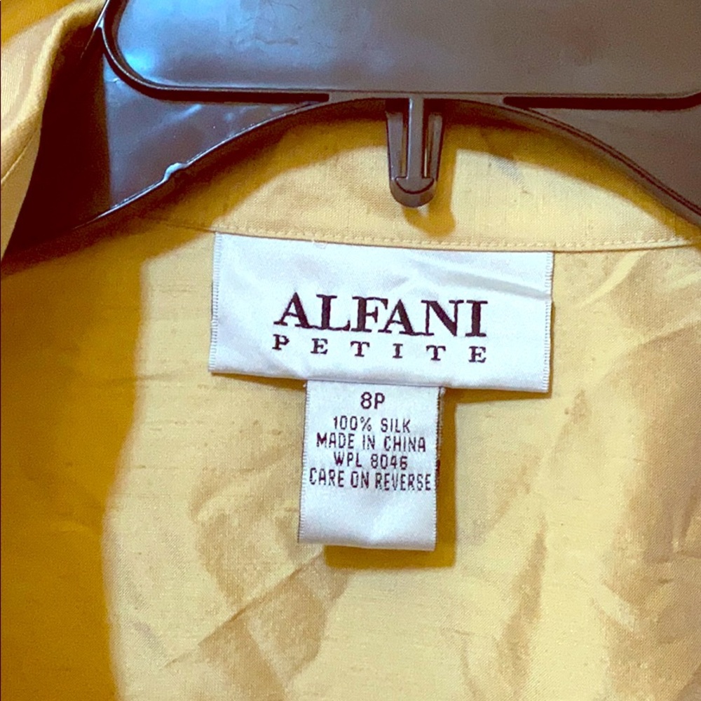 100% silk Alfani petite,  light blazer size 8